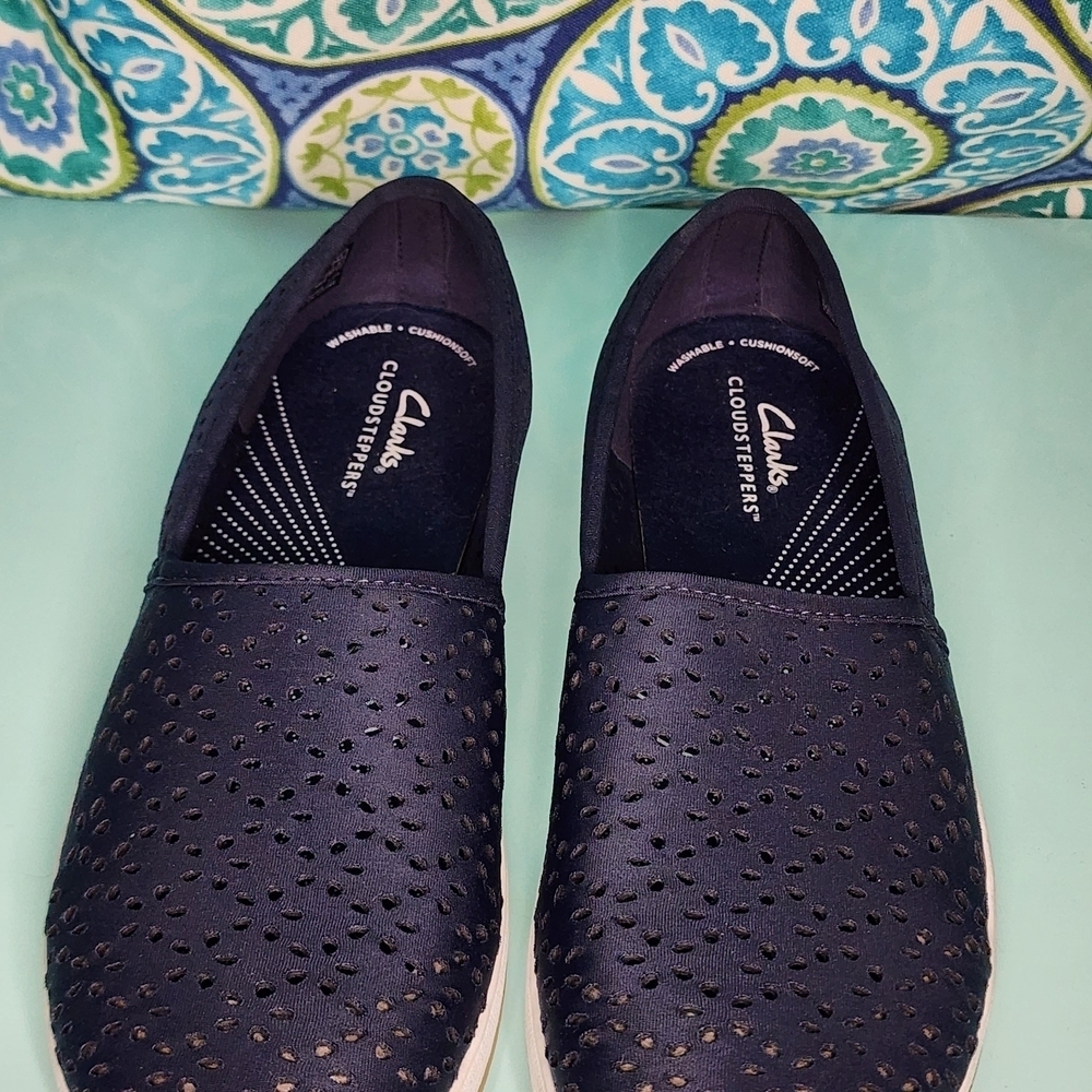 Clarks Cloudsteppers Breeze Emily Perforated Loafer Flats - Picture 4 of 7